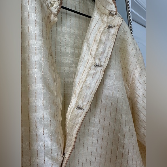 Kurta with gold embroidery - Picture 4 of 6